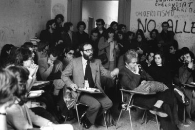 Bologna, 1977. Umberto Eco e Luigi Squarzina. Assemblea al Dams